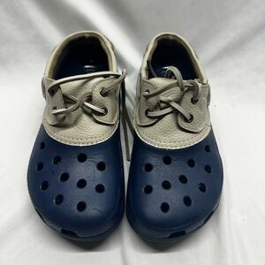 Crocs rare mid 2000’s Sz: 7M/ 9W Islander Pitcrew Lace Up Leather Top boat shoes